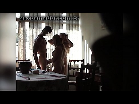 ❤️ Sexveninder inviterer en kæmpe mand og en trekant med ham ️ Fucking video at da.yh9n.top ️