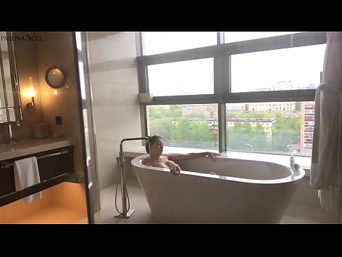 ❤️ Kæmpe babe ondt i sin fisse på badeværelset ️ Fucking video at da.yh9n.top ️