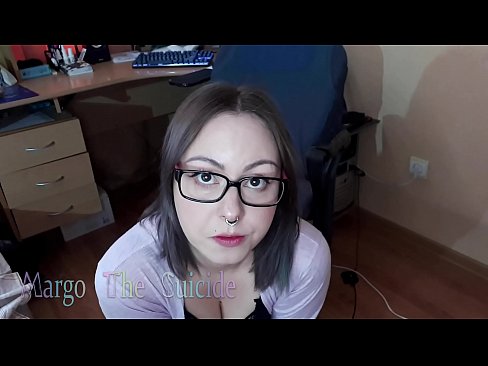 ❤️ Sexet pige med briller sutter Dildo dybt på kamera ️ Fucking video at da.yh9n.top ️
